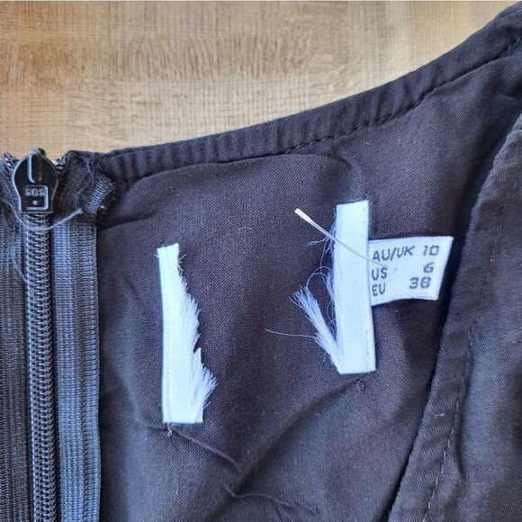 Princess Polly‎ Black Cap Sleeve V-Neck Cross My Heart Silky Mini Dress Size 6US - Picture 8 of 8